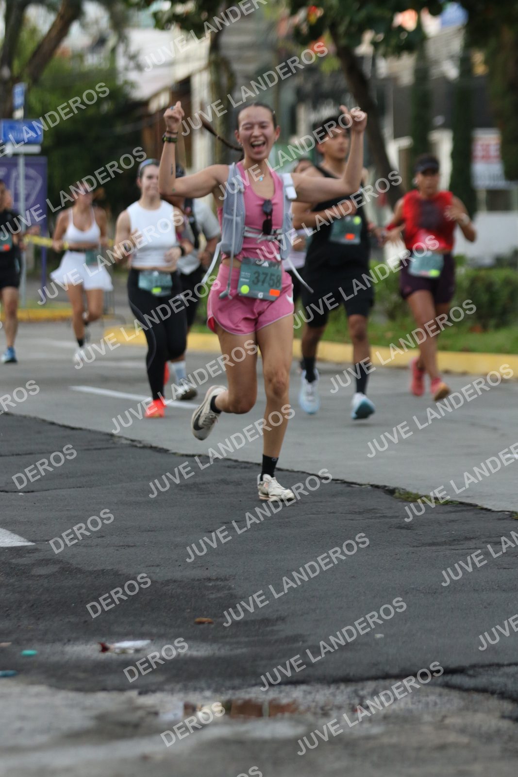 Foto de ADIDAS SPLITS GUADALAJARA 15K / 30K en Av. San Ignacio esquina Av. Ignacio L. Vallarta, Zapopan a las 07:05 · dorsal 3758