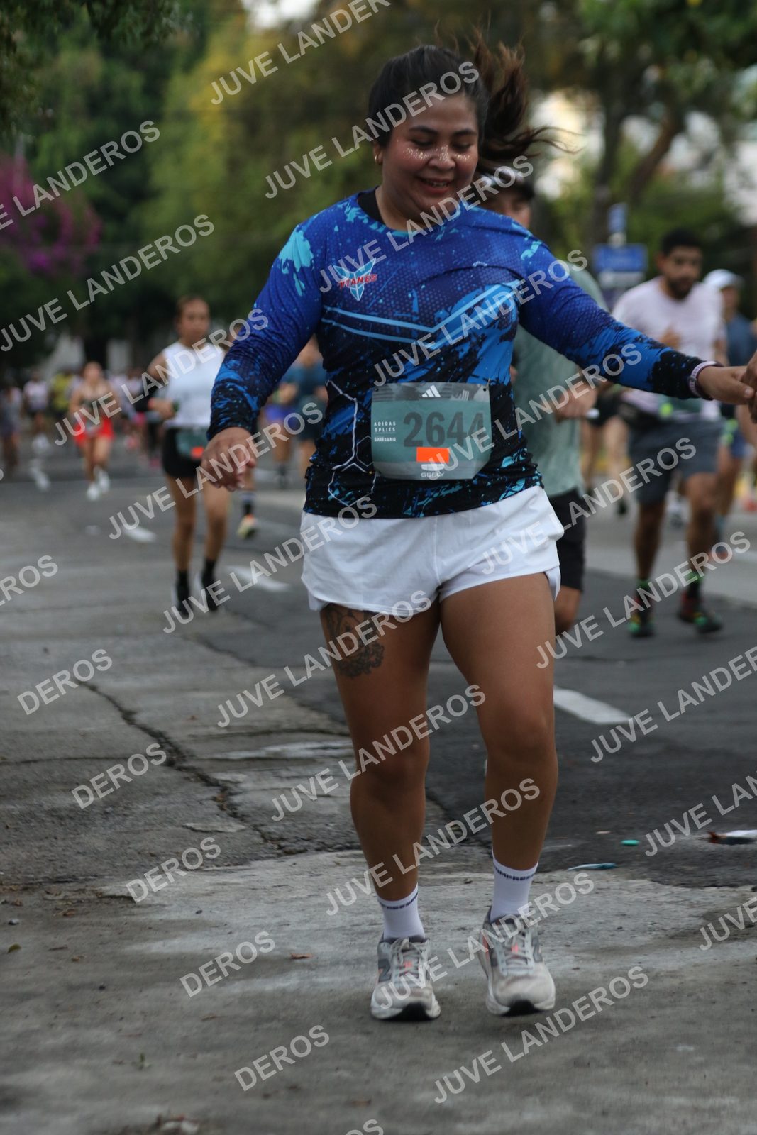 Foto de ADIDAS SPLITS GUADALAJARA 15K / 30K en Av. San Ignacio esquina Av. Ignacio L. Vallarta, Zapopan a las 07:05 · dorsal 2644