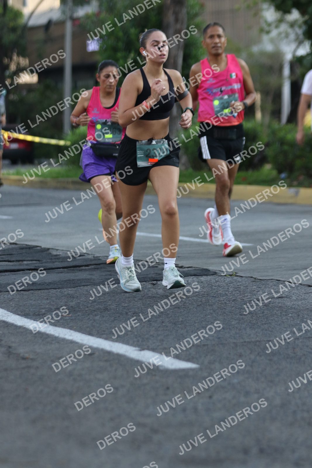 Foto de ADIDAS SPLITS GUADALAJARA 15K / 30K en Av. San Ignacio esquina Av. Ignacio L. Vallarta, Zapopan a las 07:37 · dorsal 2320, 3263