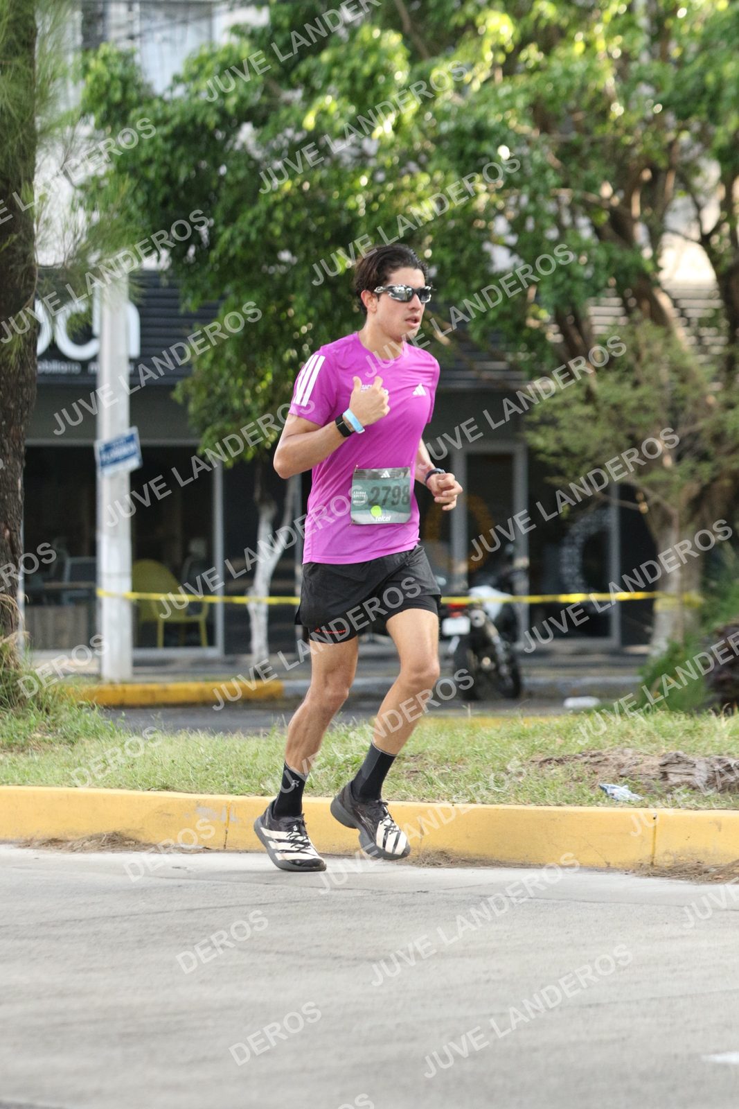 Foto de ADIDAS SPLITS GUADALAJARA 15K / 30K en Av. San Ignacio esquina Av. Ignacio L. Vallarta, Zapopan a las 08:38 · dorsal 2798