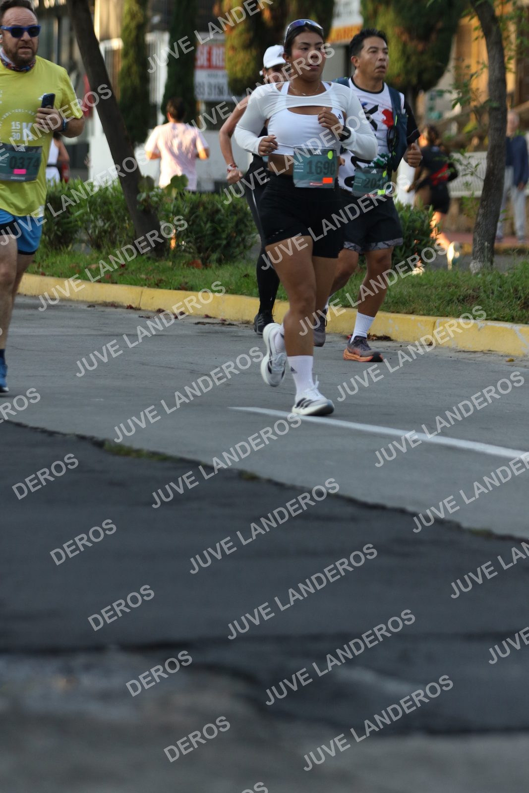 Foto de ADIDAS SPLITS GUADALAJARA 15K / 30K en Av. San Ignacio esquina Av. Ignacio L. Vallarta, Zapopan a las 07:18 · dorsal 1690, 15