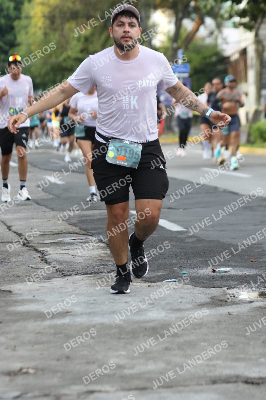Foto de ADIDAS SPLITS GUADALAJARA 15K / 30K en Av. San Ignacio esquina Av. Ignacio L. Vallarta, Zapopan a las 07:06 · dorsal 195, 30, 15