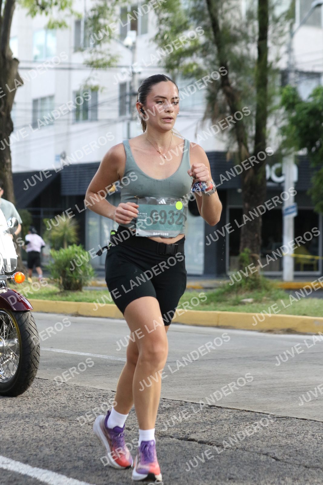 Foto de ADIDAS SPLITS GUADALAJARA 15K / 30K en Av. San Ignacio esquina Av. Ignacio L. Vallarta, Zapopan a las 08:47 · dorsal 932