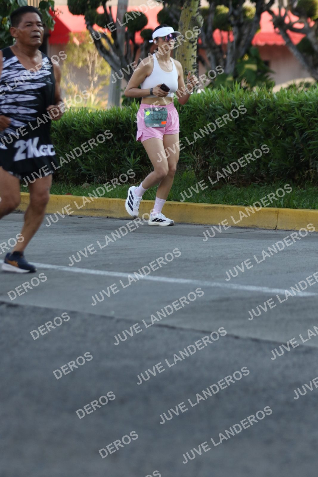 Foto de ADIDAS SPLITS GUADALAJARA 15K / 30K en Av. San Ignacio esquina Av. Ignacio L. Vallarta, Zapopan a las 07:40 · dorsal 3323