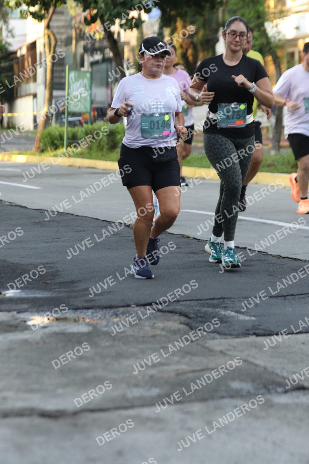 Foto de ADIDAS SPLITS GUADALAJARA 15K / 30K en Av. San Ignacio esquina Av. Ignacio L. Vallarta, Zapopan a las 07:14 · dorsal 1754, 146