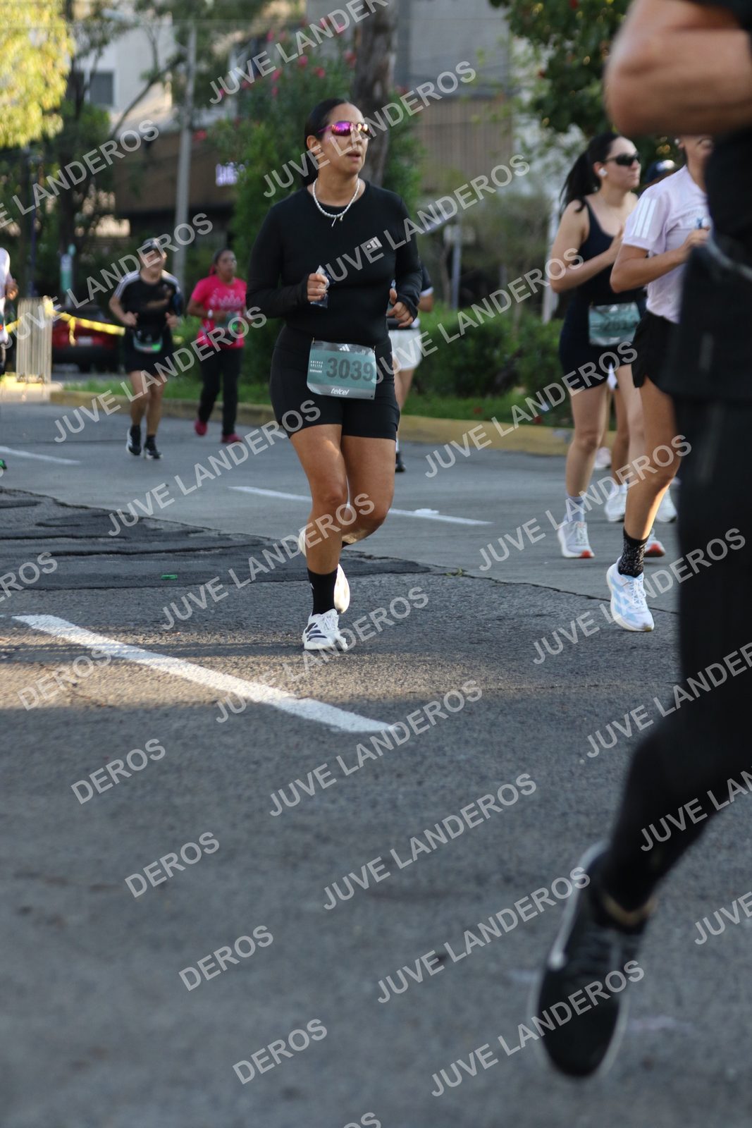 Foto de ADIDAS SPLITS GUADALAJARA 15K / 30K en Av. San Ignacio esquina Av. Ignacio L. Vallarta, Zapopan a las 07:48 · dorsal 3039