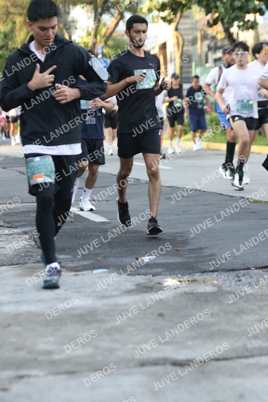 Foto de ADIDAS SPLITS GUADALAJARA 15K / 30K en Av. San Ignacio esquina Av. Ignacio L. Vallarta, Zapopan a las 07:16 · dorsal 2693, 842