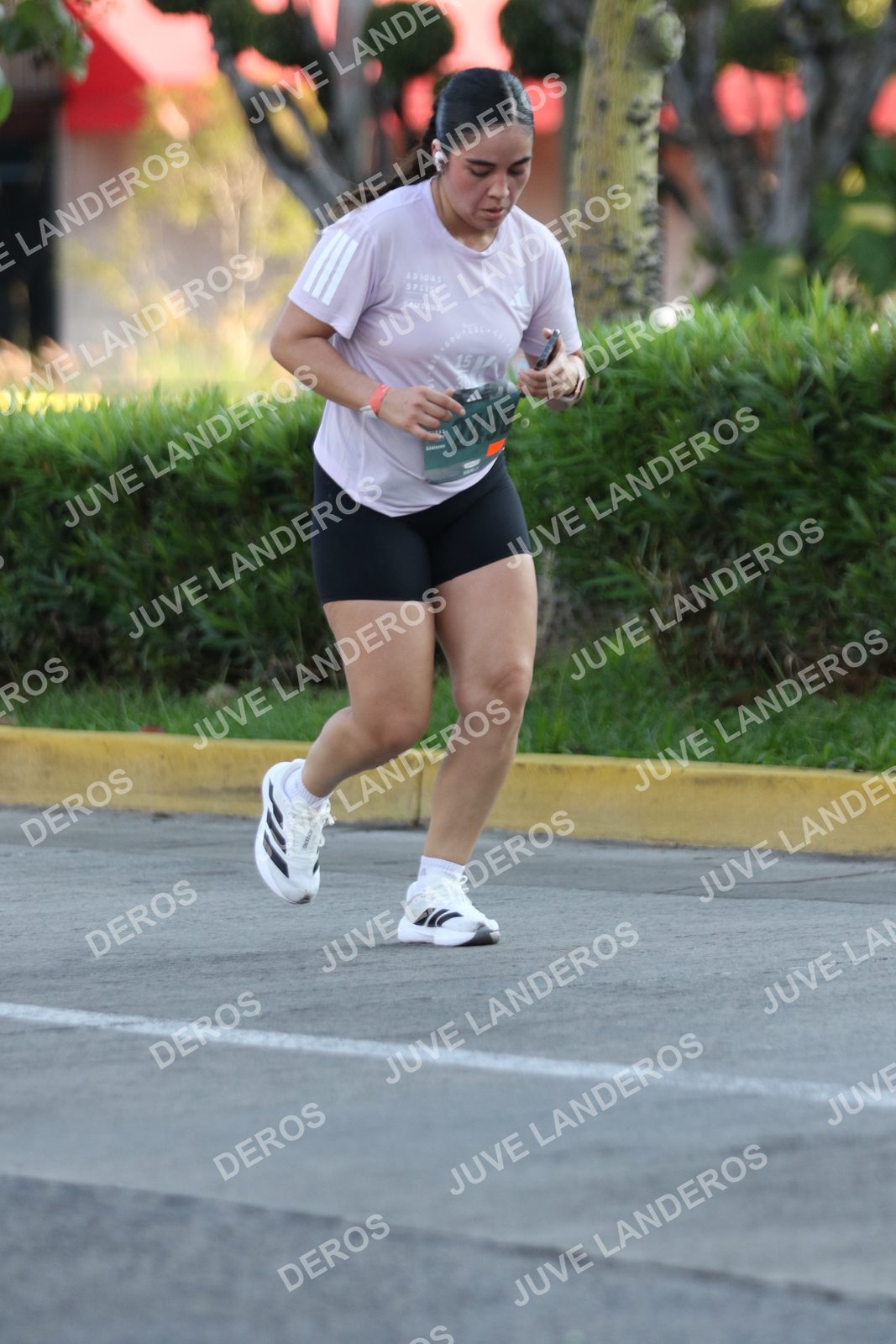 Foto de ADIDAS SPLITS GUADALAJARA 15K / 30K en Av. San Ignacio esquina Av. Ignacio L. Vallarta, Zapopan a las 07:46 · dorsal 2498, 15