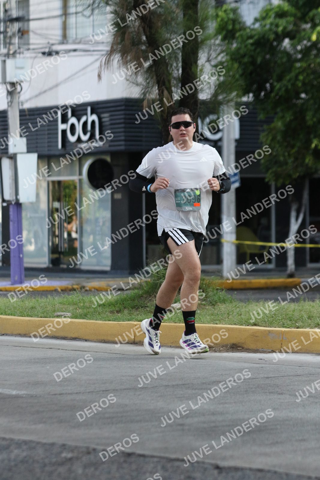 Foto de ADIDAS SPLITS GUADALAJARA 15K / 30K en Av. San Ignacio esquina Av. Ignacio L. Vallarta, Zapopan a las 08:42 · dorsal 3096