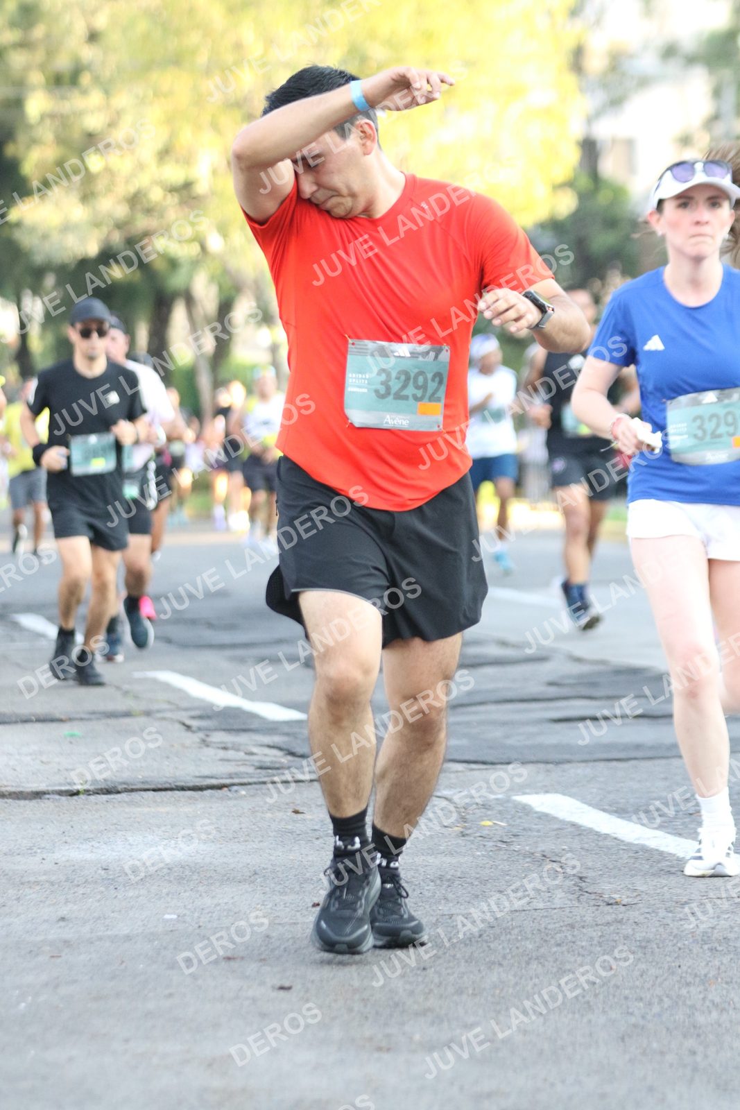 Foto de ADIDAS SPLITS GUADALAJARA 15K / 30K en Av. San Ignacio esquina Av. Ignacio L. Vallarta, Zapopan a las 07:33 · dorsal 3292