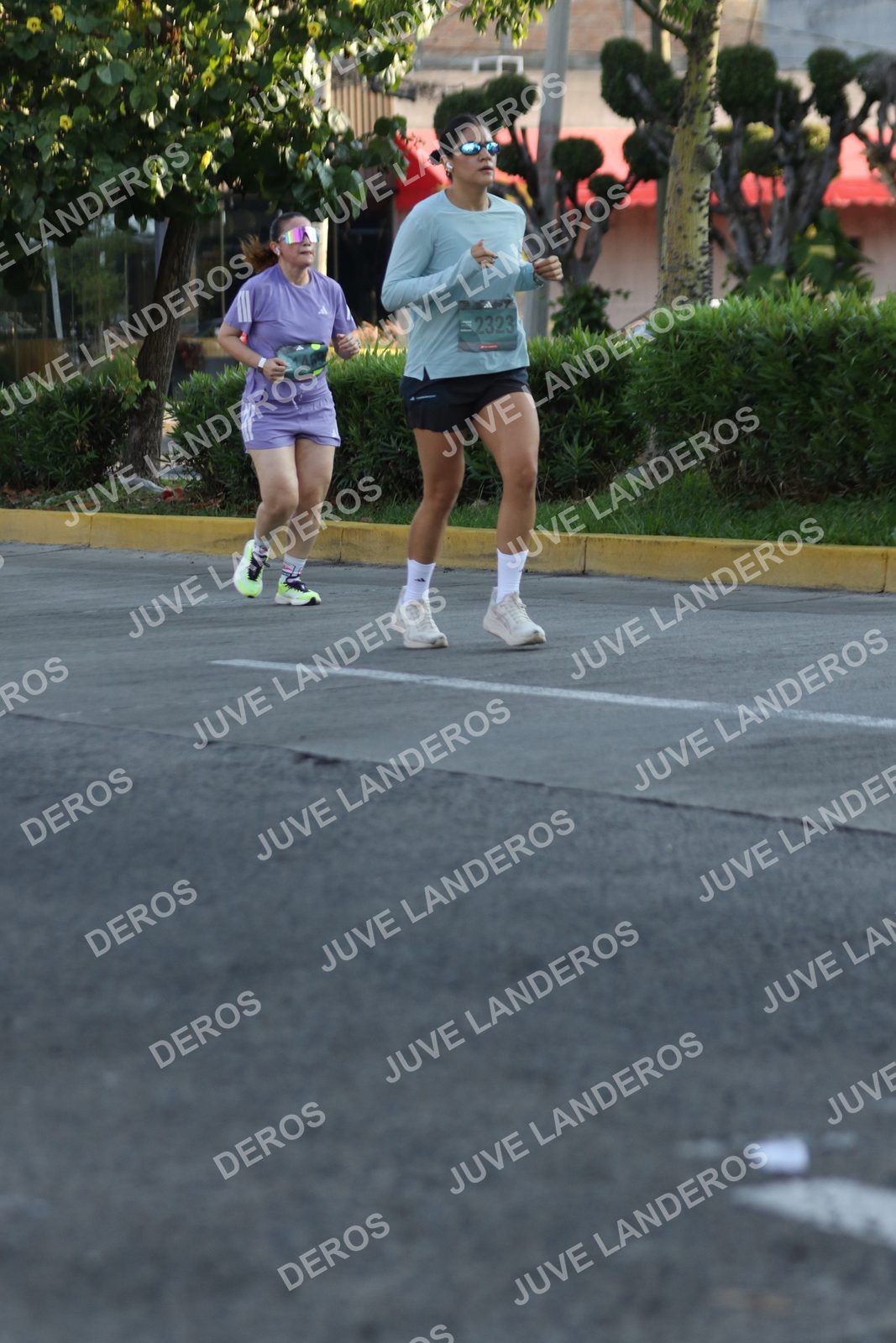 Foto de ADIDAS SPLITS GUADALAJARA 15K / 30K en Av. San Ignacio esquina Av. Ignacio L. Vallarta, Zapopan a las 07:46 · dorsal 2323
