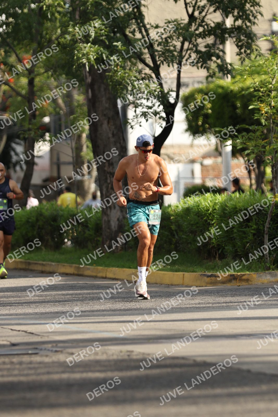 Foto de ADIDAS SPLITS GUADALAJARA 15K / 30K en Av. San Ignacio esquina Av. Ignacio L. Vallarta, Zapopan a las 08:56 · dorsal 124