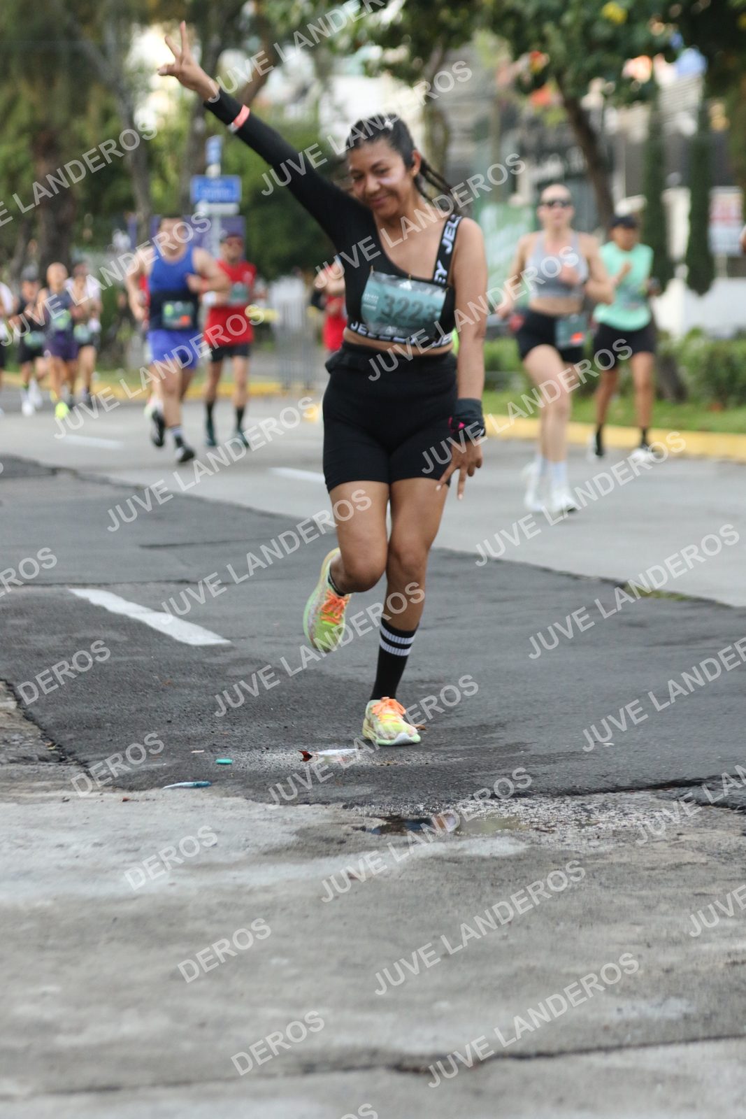 Foto de ADIDAS SPLITS GUADALAJARA 15K / 30K en Av. San Ignacio esquina Av. Ignacio L. Vallarta, Zapopan a las 07:05 · dorsal 3223