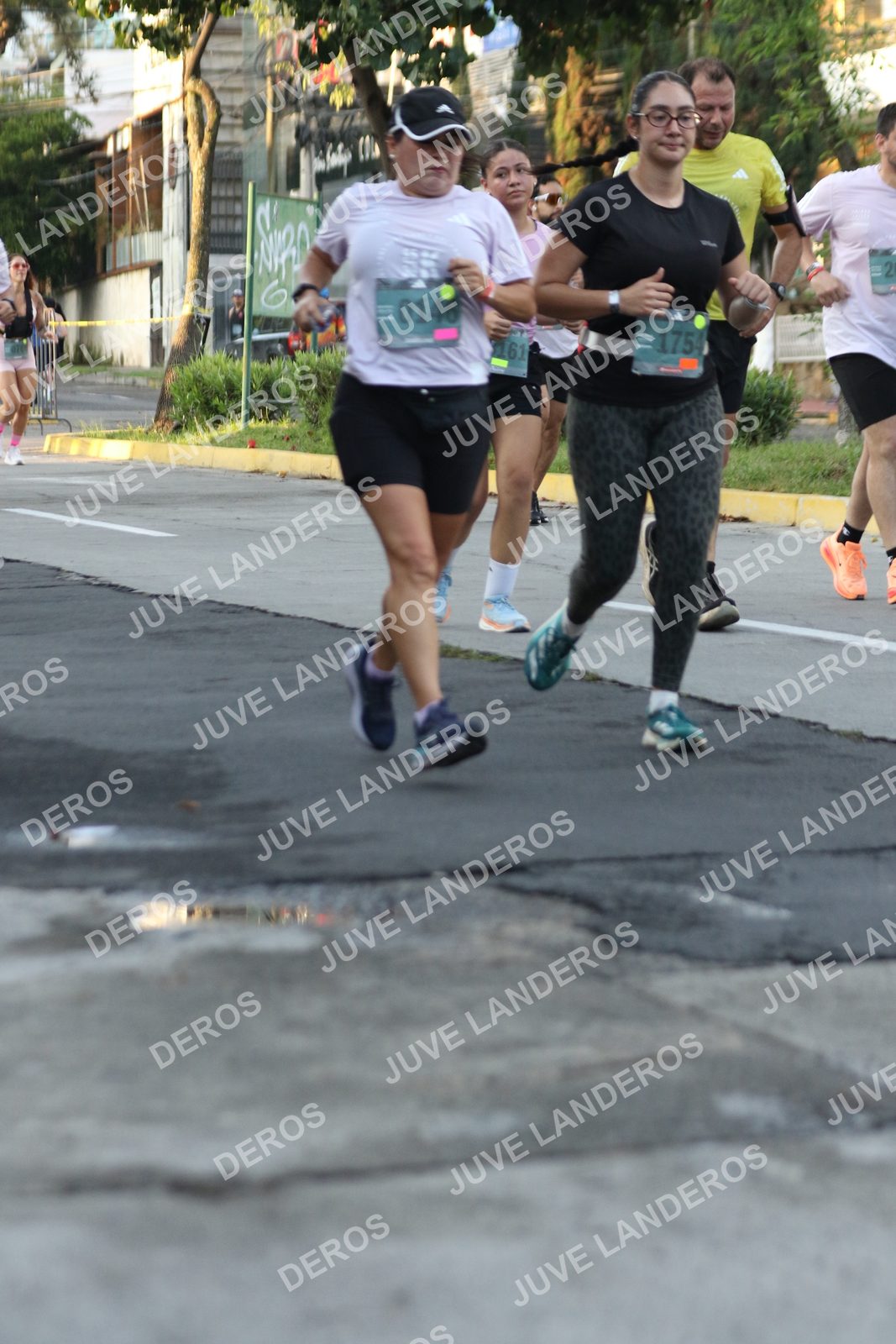 Foto de ADIDAS SPLITS GUADALAJARA 15K / 30K en Av. San Ignacio esquina Av. Ignacio L. Vallarta, Zapopan a las 07:14 · dorsal 146, 175