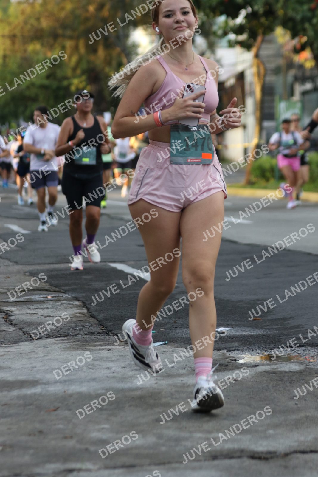 Foto de ADIDAS SPLITS GUADALAJARA 15K / 30K en Av. San Ignacio esquina Av. Ignacio L. Vallarta, Zapopan a las 07:10 · dorsal 1476