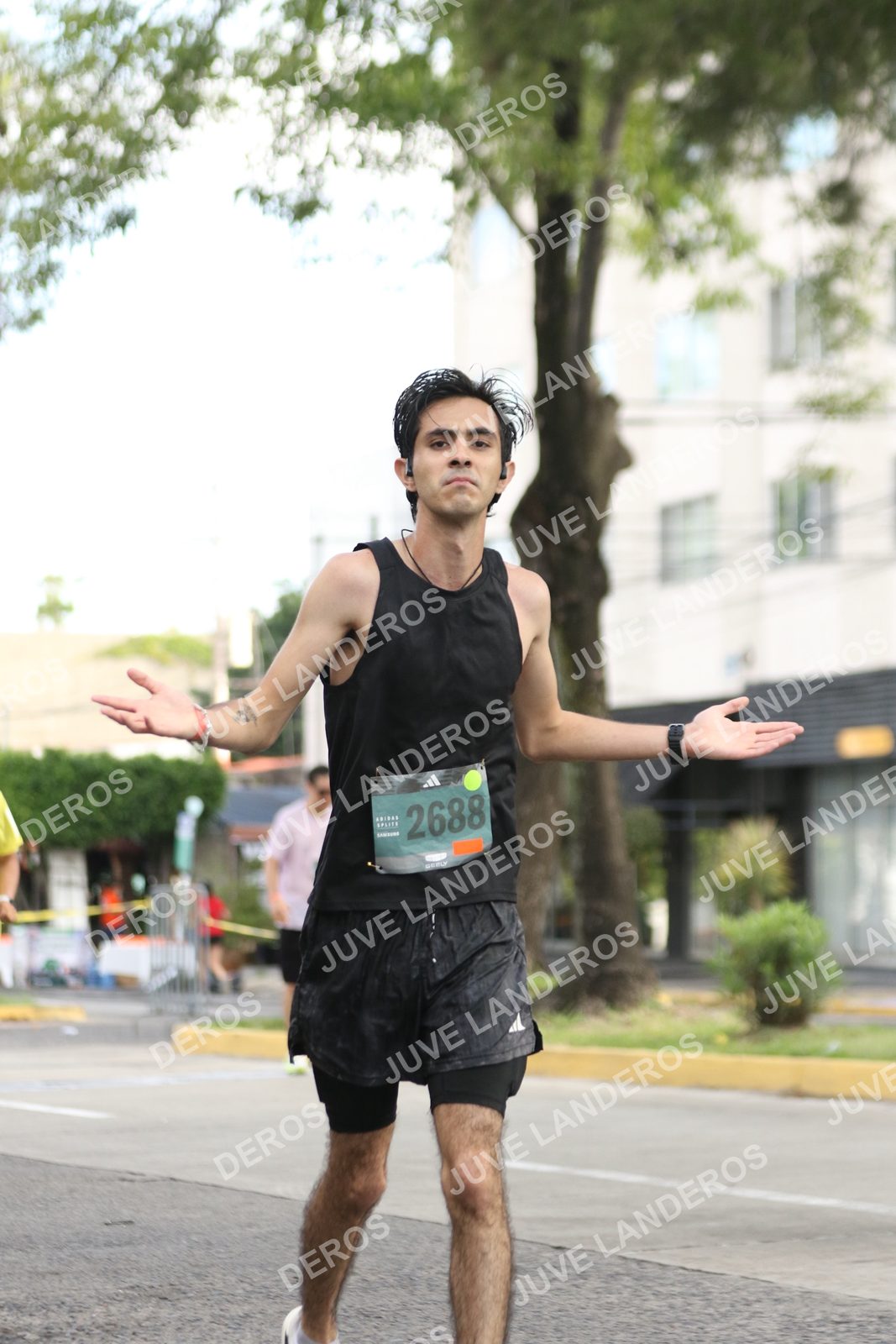 Foto de ADIDAS SPLITS GUADALAJARA 15K / 30K en Av. San Ignacio esquina Av. Ignacio L. Vallarta, Zapopan a las 09:05 · dorsal 2688
