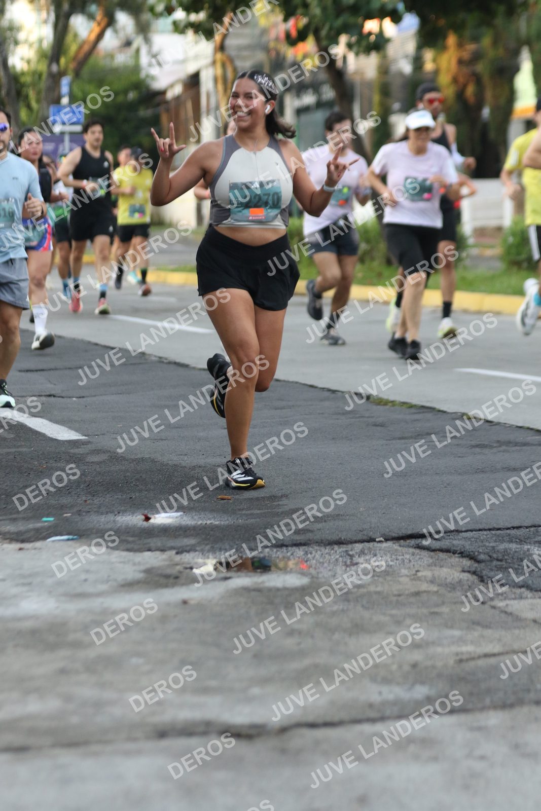 Foto de ADIDAS SPLITS GUADALAJARA 15K / 30K en Av. San Ignacio esquina Av. Ignacio L. Vallarta, Zapopan a las 07:08 · dorsal 2270