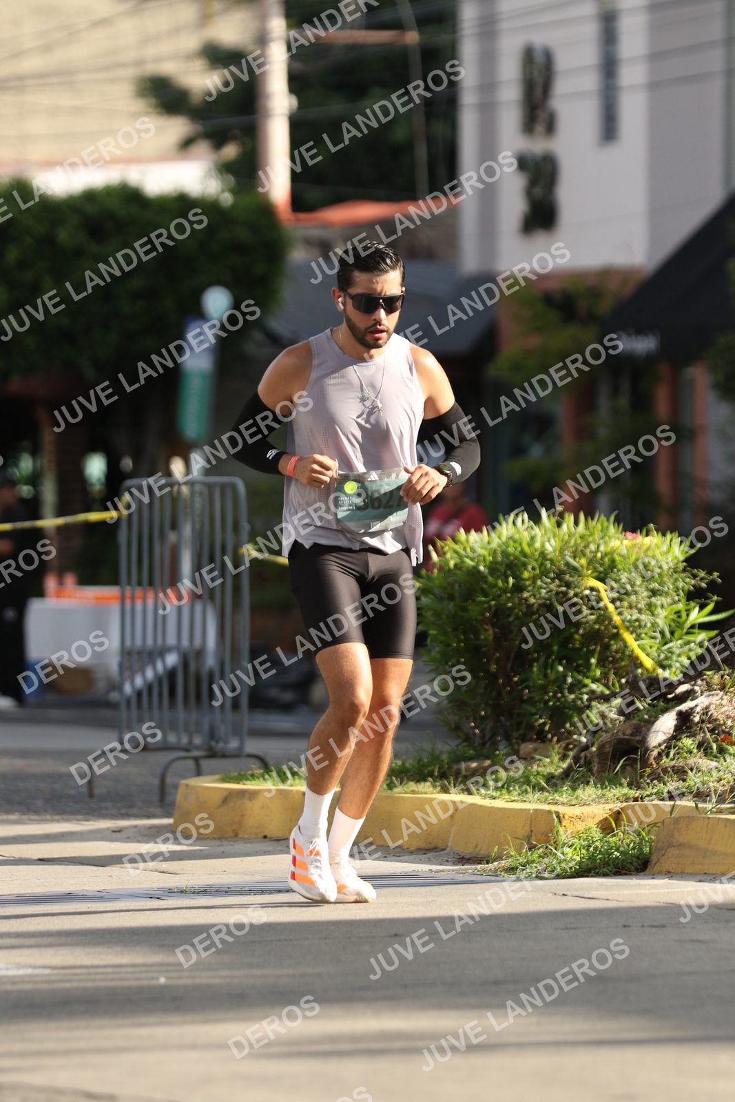 Foto de ADIDAS SPLITS GUADALAJARA 15K / 30K en Av. San Ignacio esquina Av. Ignacio L. Vallarta, Zapopan a las 08:52 · dorsal 3627