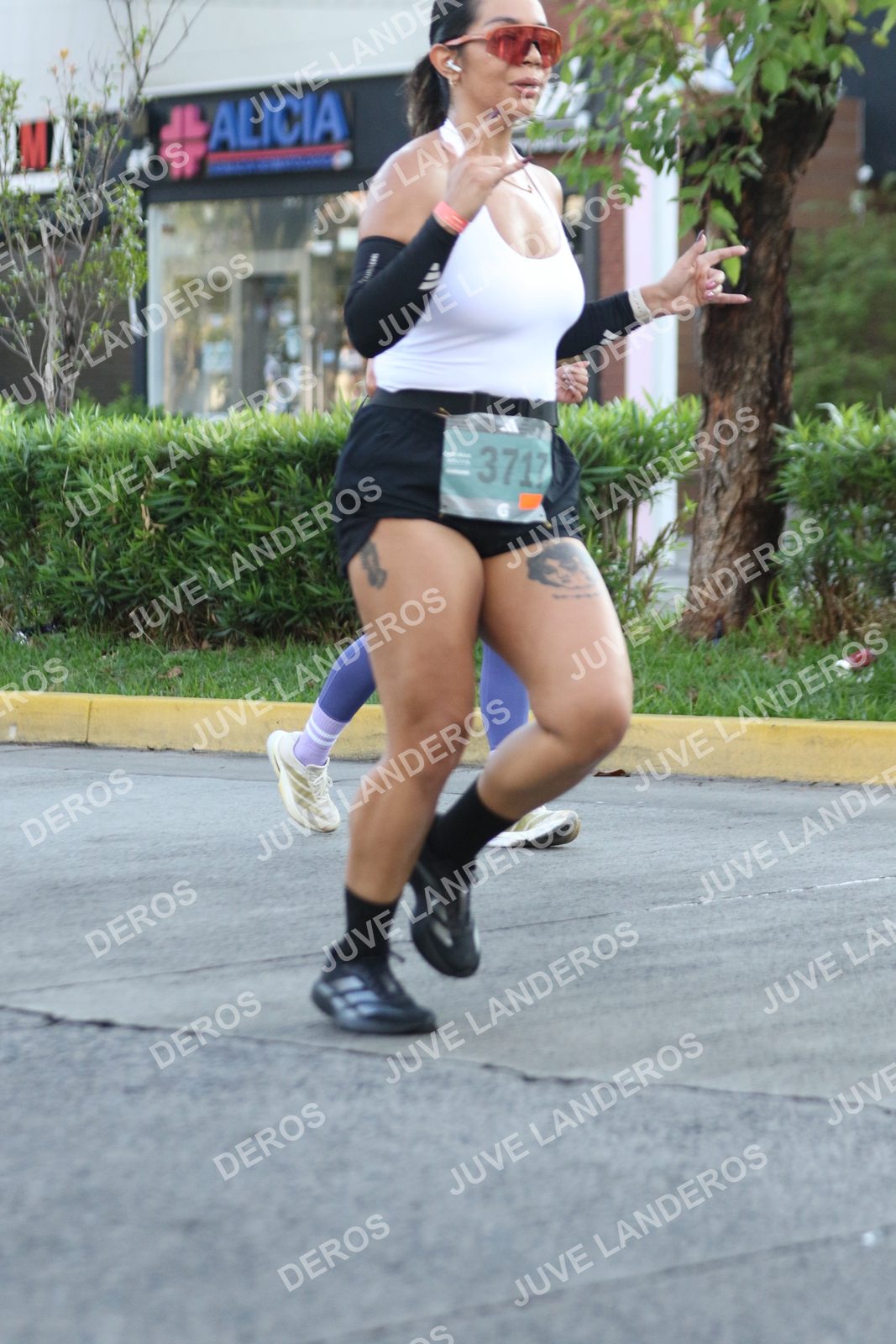 Foto de ADIDAS SPLITS GUADALAJARA 15K / 30K en Av. San Ignacio esquina Av. Ignacio L. Vallarta, Zapopan a las 07:39 · dorsal 3717