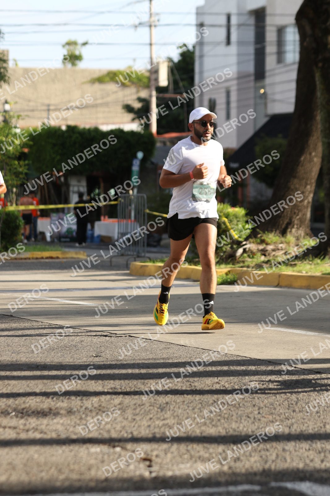 Foto de ADIDAS SPLITS GUADALAJARA 15K / 30K en Av. San Ignacio esquina Av. Ignacio L. Vallarta, Zapopan a las 08:51 · dorsal 2664