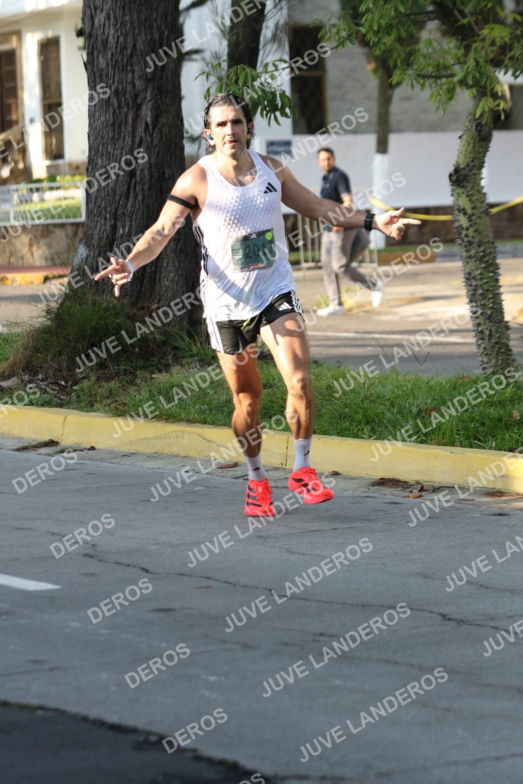 Foto de ADIDAS SPLITS GUADALAJARA 15K / 30K en Av. San Ignacio esquina Av. Ignacio L. Vallarta, Zapopan a las 08:11 · dorsal 2017