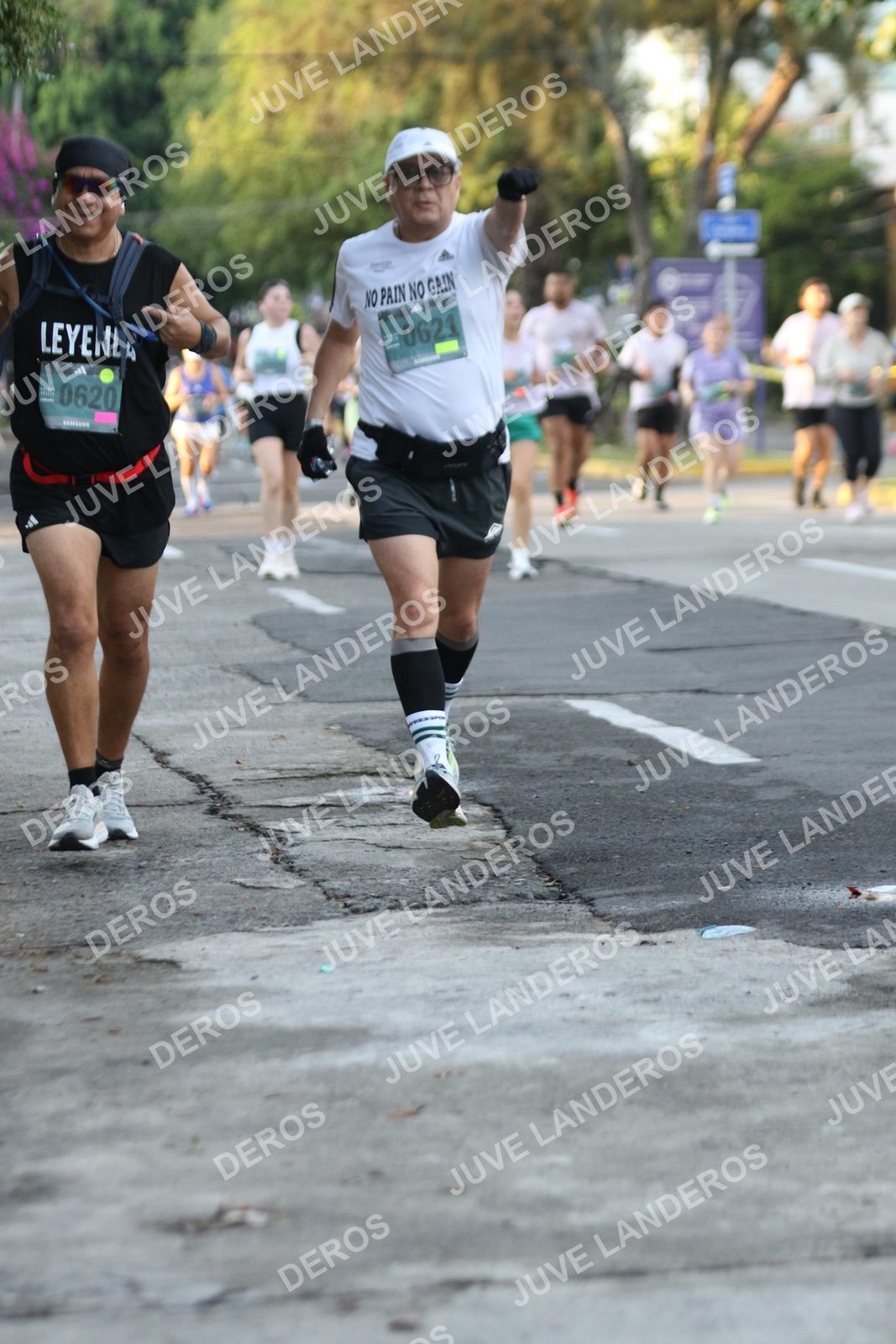 Foto de ADIDAS SPLITS GUADALAJARA 15K / 30K en Av. San Ignacio esquina Av. Ignacio L. Vallarta, Zapopan a las 07:14 · dorsal 620, 621
