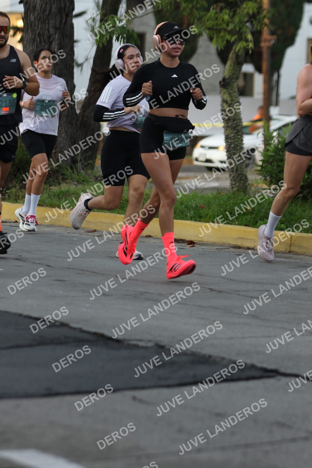 Foto de ADIDAS SPLITS GUADALAJARA 15K / 30K en Av. San Ignacio esquina Av. Ignacio L. Vallarta, Zapopan a las 07:07 · dorsal 2695