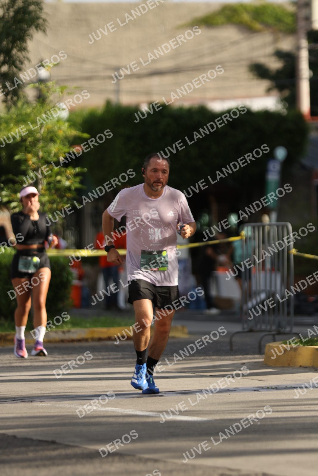 Foto de ADIDAS SPLITS GUADALAJARA 15K / 30K en Av. San Ignacio esquina Av. Ignacio L. Vallarta, Zapopan a las 08:59 · dorsal 15, 30