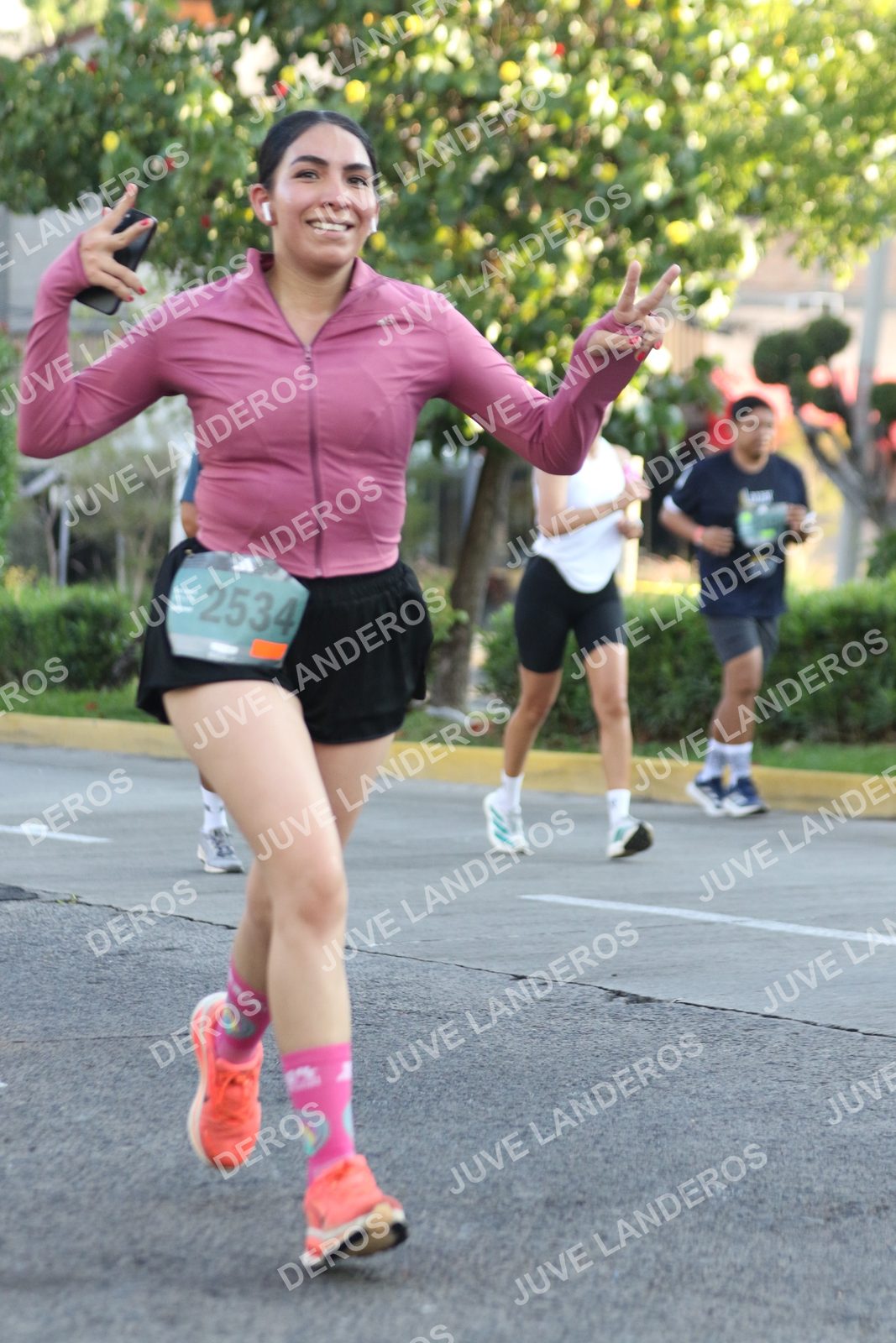 Foto de ADIDAS SPLITS GUADALAJARA 15K / 30K en Av. San Ignacio esquina Av. Ignacio L. Vallarta, Zapopan a las 07:47 · dorsal 2534