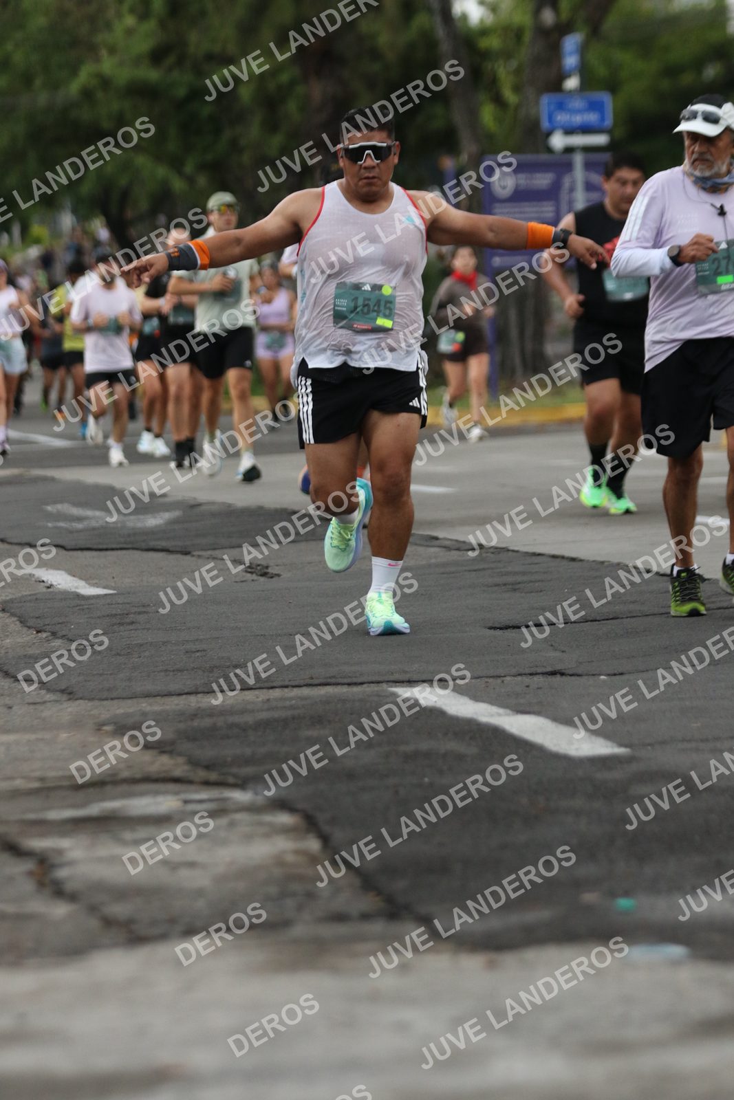 Foto de ADIDAS SPLITS GUADALAJARA 15K / 30K en Av. San Ignacio esquina Av. Ignacio L. Vallarta, Zapopan a las 06:57 · dorsal 27