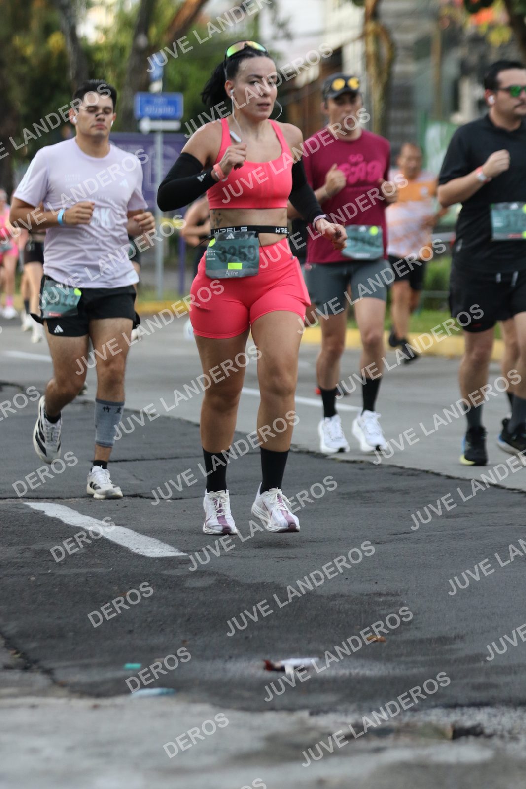 Foto de ADIDAS SPLITS GUADALAJARA 15K / 30K en Av. San Ignacio esquina Av. Ignacio L. Vallarta, Zapopan a las 07:07 · dorsal 2013, 3259