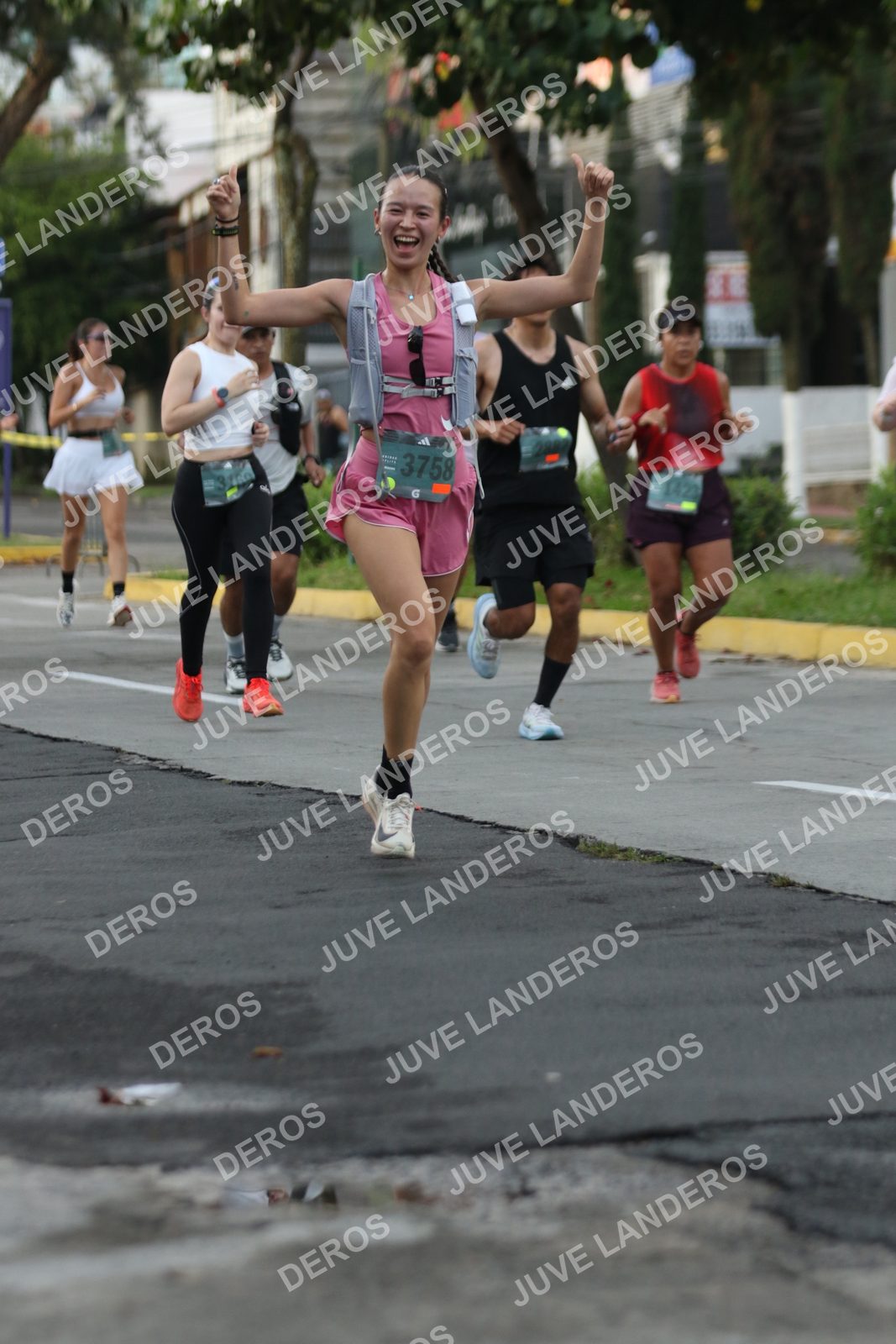 Foto de ADIDAS SPLITS GUADALAJARA 15K / 30K en Av. San Ignacio esquina Av. Ignacio L. Vallarta, Zapopan a las 07:05 · dorsal 3758