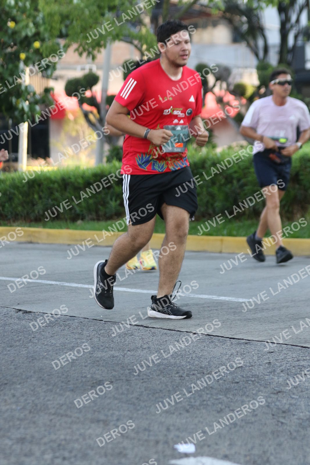 Foto de ADIDAS SPLITS GUADALAJARA 15K / 30K en Av. San Ignacio esquina Av. Ignacio L. Vallarta, Zapopan a las 07:43 · dorsal 316