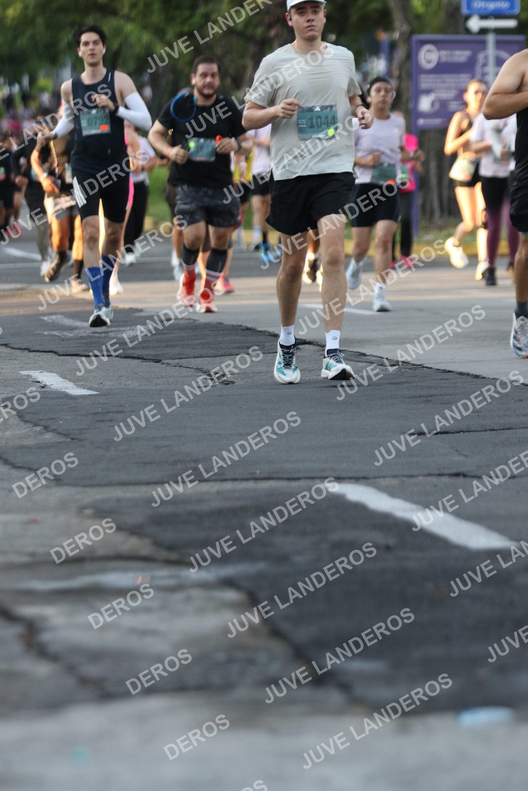 Foto de ADIDAS SPLITS GUADALAJARA 15K / 30K en Av. San Ignacio esquina Av. Ignacio L. Vallarta, Zapopan a las 07:15 · dorsal 1044, 792