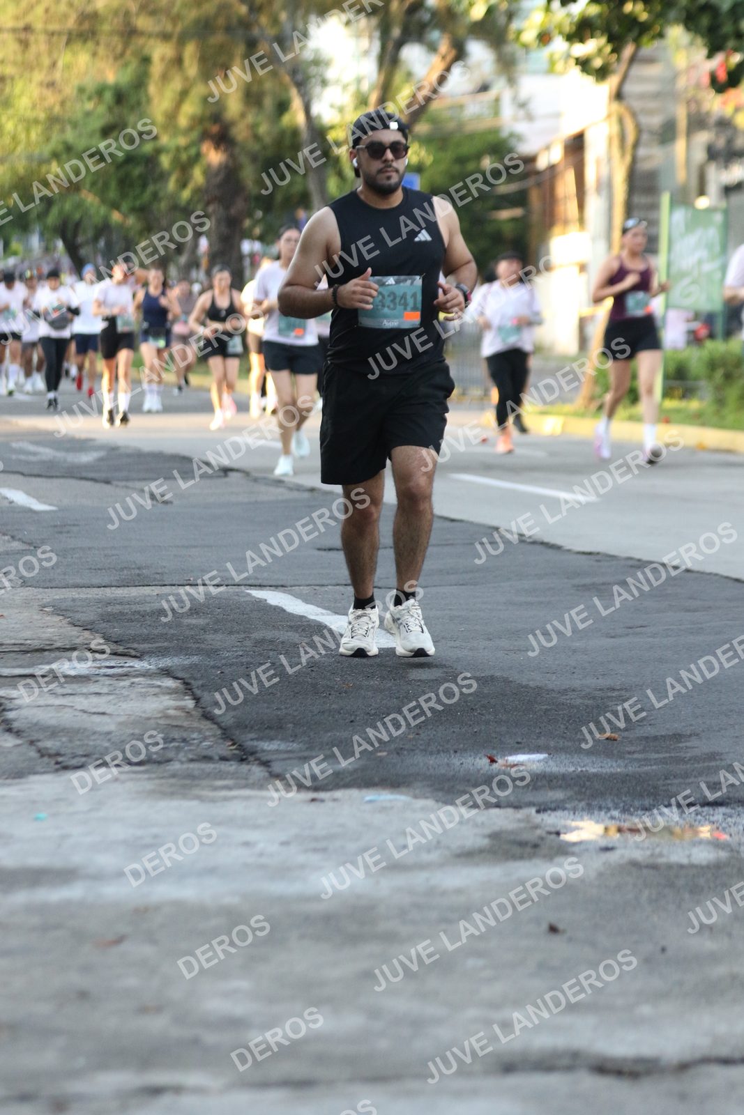 Foto de ADIDAS SPLITS GUADALAJARA 15K / 30K en Av. San Ignacio esquina Av. Ignacio L. Vallarta, Zapopan a las 07:18 · dorsal 3341