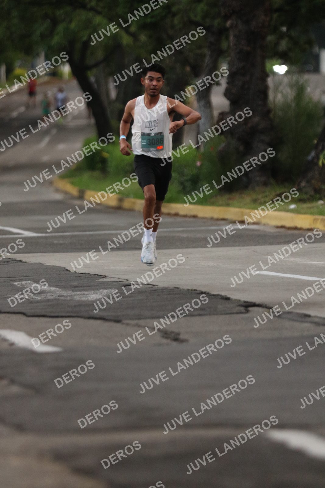 Foto de ADIDAS SPLITS GUADALAJARA 15K / 30K en Av. San Ignacio esquina Av. Ignacio L. Vallarta, Zapopan a las 06:48 · dorsal 3086
