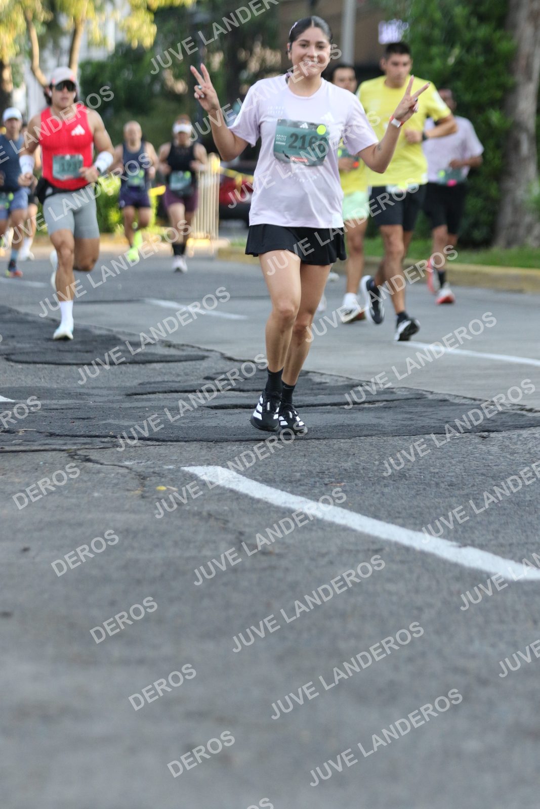 Foto de ADIDAS SPLITS GUADALAJARA 15K / 30K en Av. San Ignacio esquina Av. Ignacio L. Vallarta, Zapopan a las 07:31 · dorsal 2166