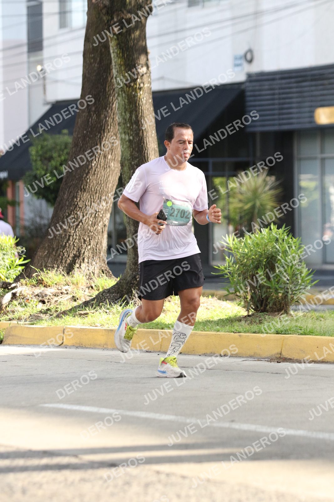 Foto de ADIDAS SPLITS GUADALAJARA 15K / 30K en Av. San Ignacio esquina Av. Ignacio L. Vallarta, Zapopan a las 08:49 · dorsal 2702