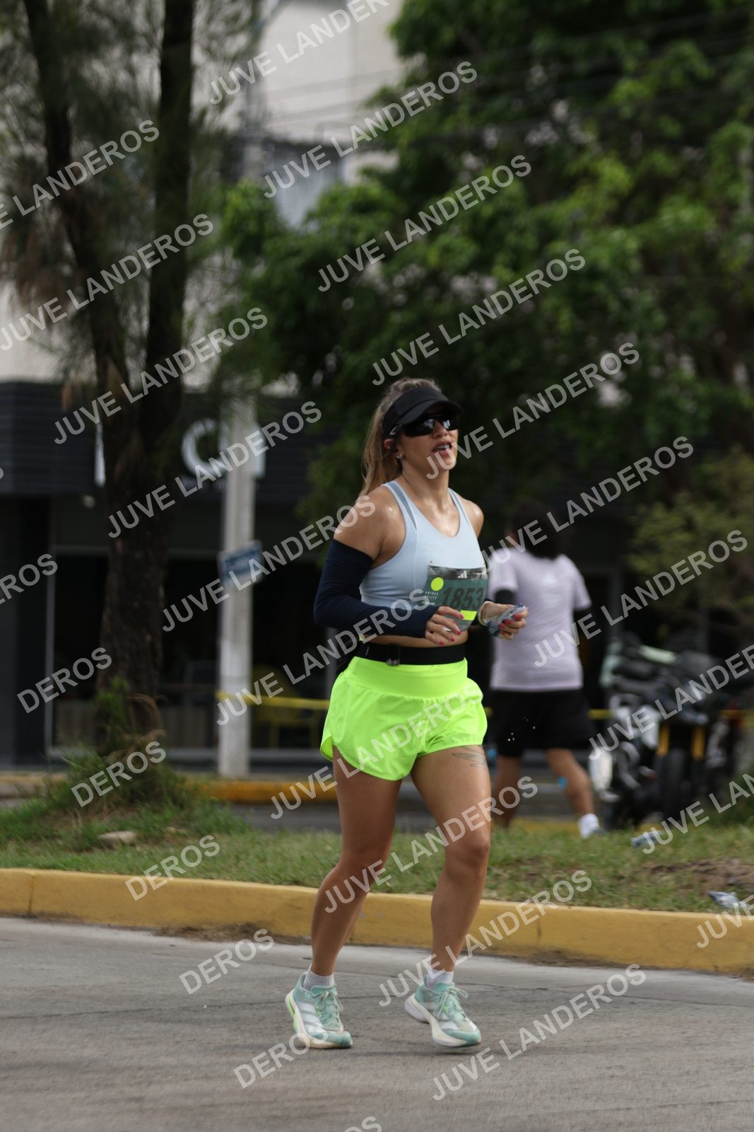 Foto de ADIDAS SPLITS GUADALAJARA 15K / 30K en Av. San Ignacio esquina Av. Ignacio L. Vallarta, Zapopan a las 09:03 · dorsal 1853