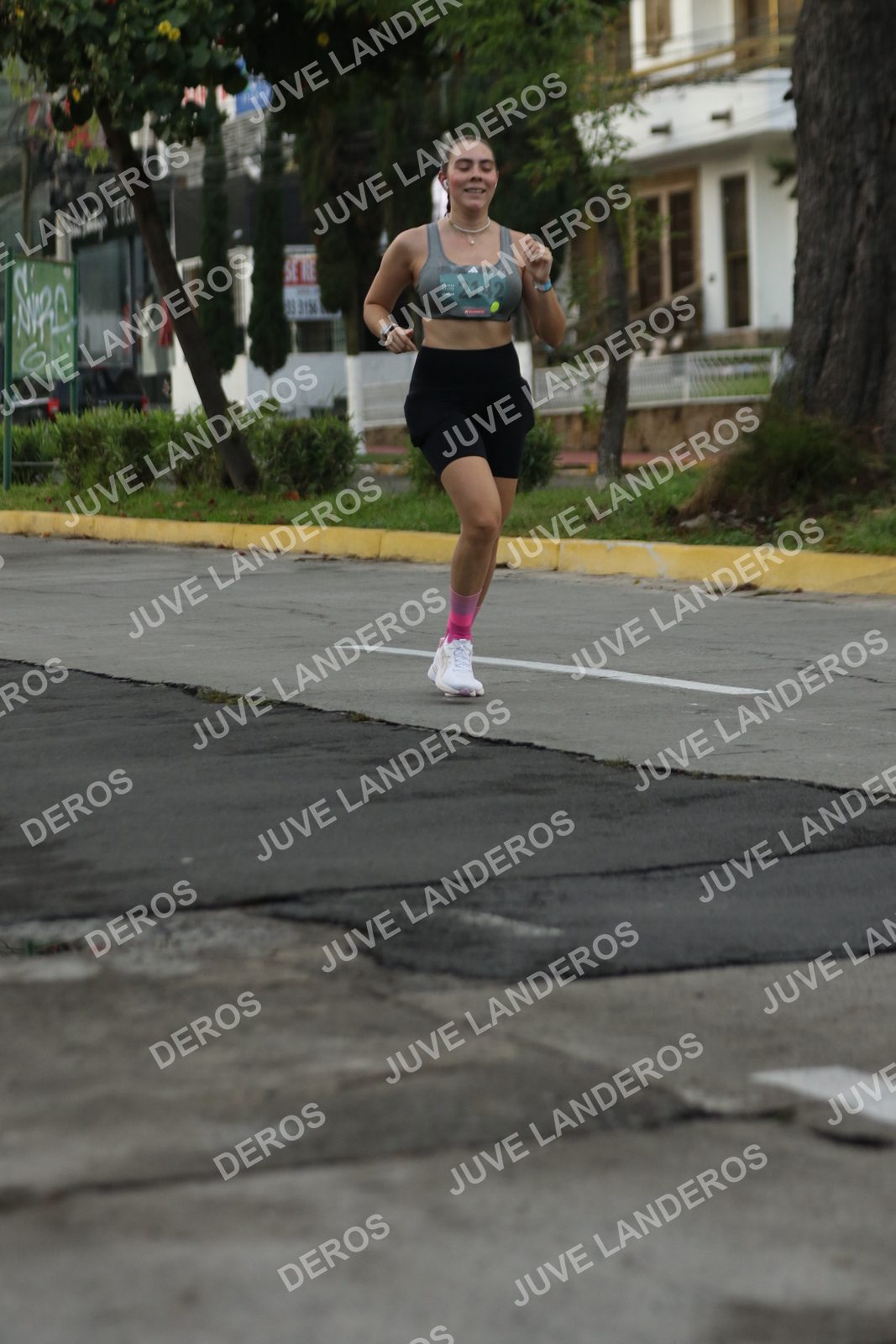 Foto de ADIDAS SPLITS GUADALAJARA 15K / 30K en Av. San Ignacio esquina Av. Ignacio L. Vallarta, Zapopan a las 07:00 · dorsal 2142