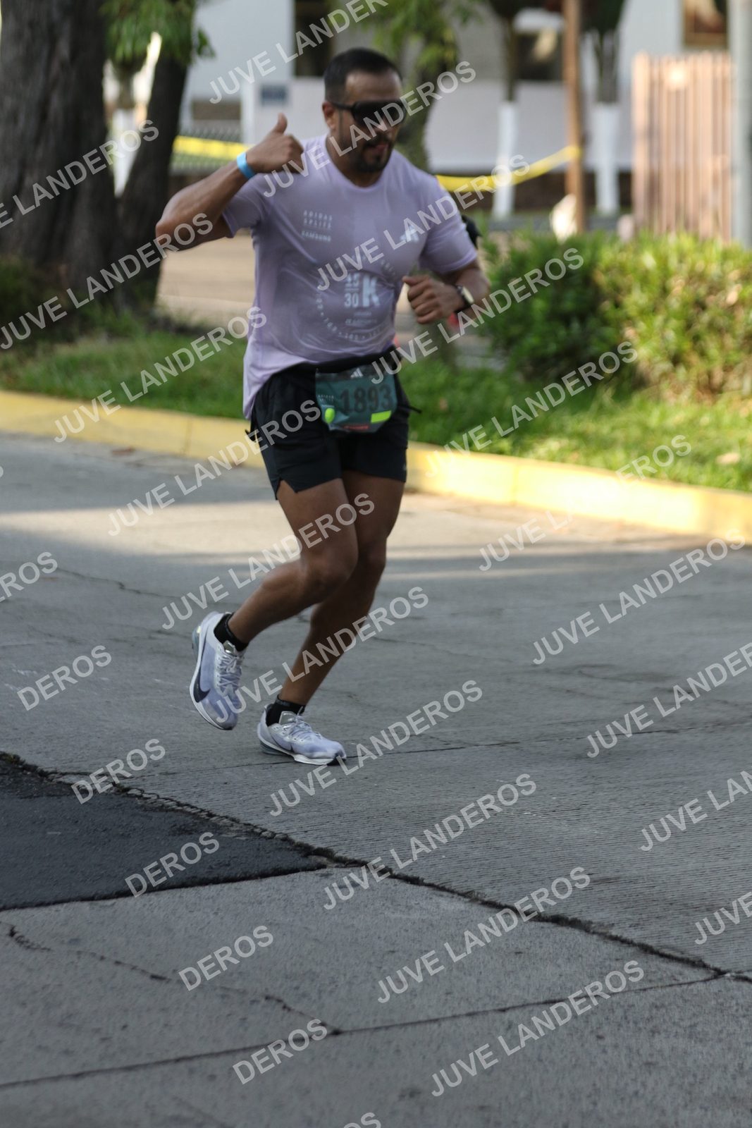 Foto de ADIDAS SPLITS GUADALAJARA 15K / 30K en Av. San Ignacio esquina Av. Ignacio L. Vallarta, Zapopan a las 08:19 · dorsal 1893, 30