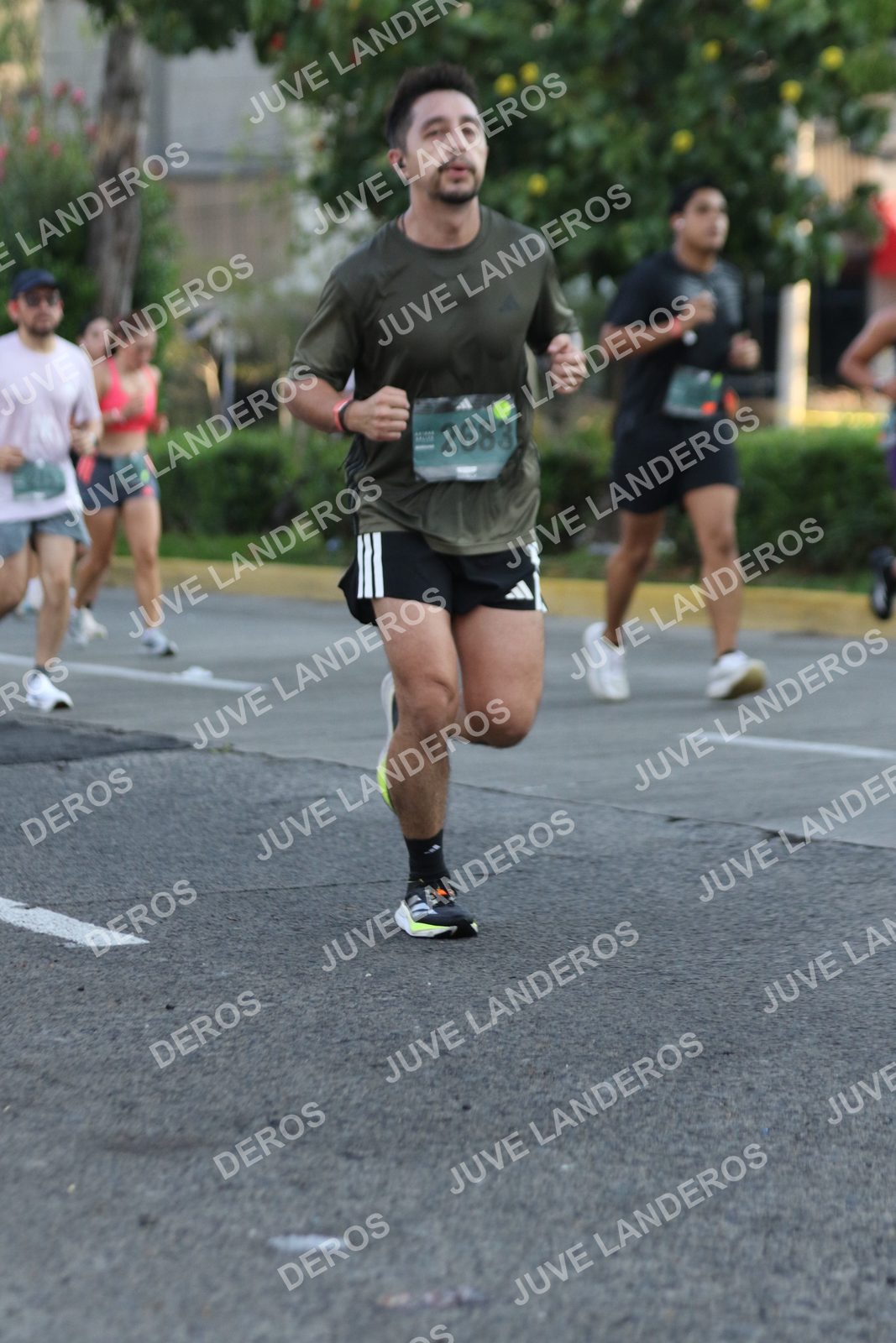 Foto de ADIDAS SPLITS GUADALAJARA 15K / 30K en Av. San Ignacio esquina Av. Ignacio L. Vallarta, Zapopan a las 07:34 · dorsal 2683