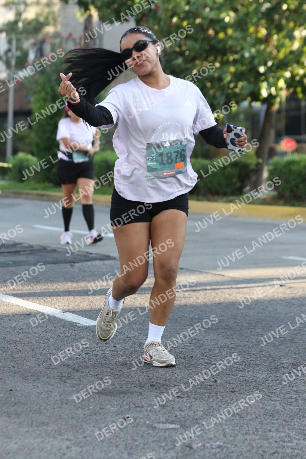 Foto de ADIDAS SPLITS GUADALAJARA 15K / 30K en Av. San Ignacio esquina Av. Ignacio L. Vallarta, Zapopan a las 07:53 · dorsal 1876, 15