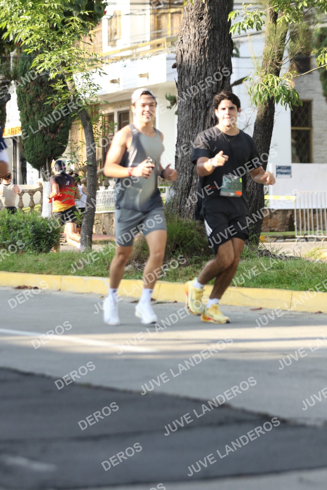 Foto de ADIDAS SPLITS GUADALAJARA 15K / 30K en Av. San Ignacio esquina Av. Ignacio L. Vallarta, Zapopan a las 08:26 · dorsal 2536