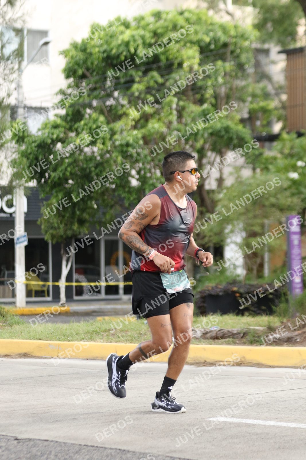 Foto de ADIDAS SPLITS GUADALAJARA 15K / 30K en Av. San Ignacio esquina Av. Ignacio L. Vallarta, Zapopan a las 09:06 · dorsal 2025