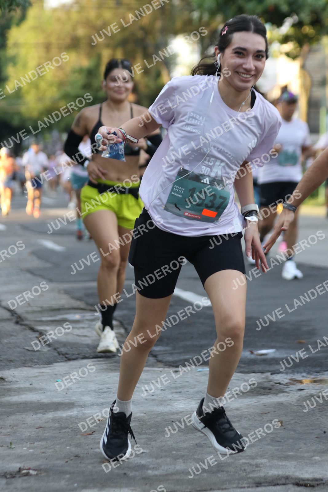 Foto de ADIDAS SPLITS GUADALAJARA 15K / 30K en Av. San Ignacio esquina Av. Ignacio L. Vallarta, Zapopan a las 07:19 · dorsal 1937