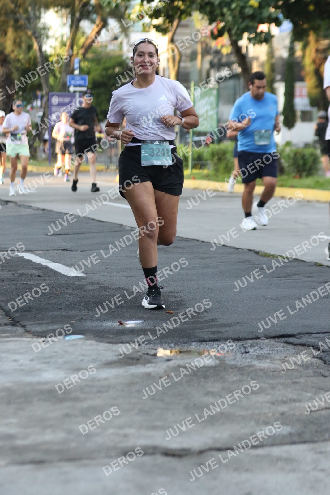 Foto de ADIDAS SPLITS GUADALAJARA 15K / 30K en Av. San Ignacio esquina Av. Ignacio L. Vallarta, Zapopan a las 07:14 · dorsal 3241, 15