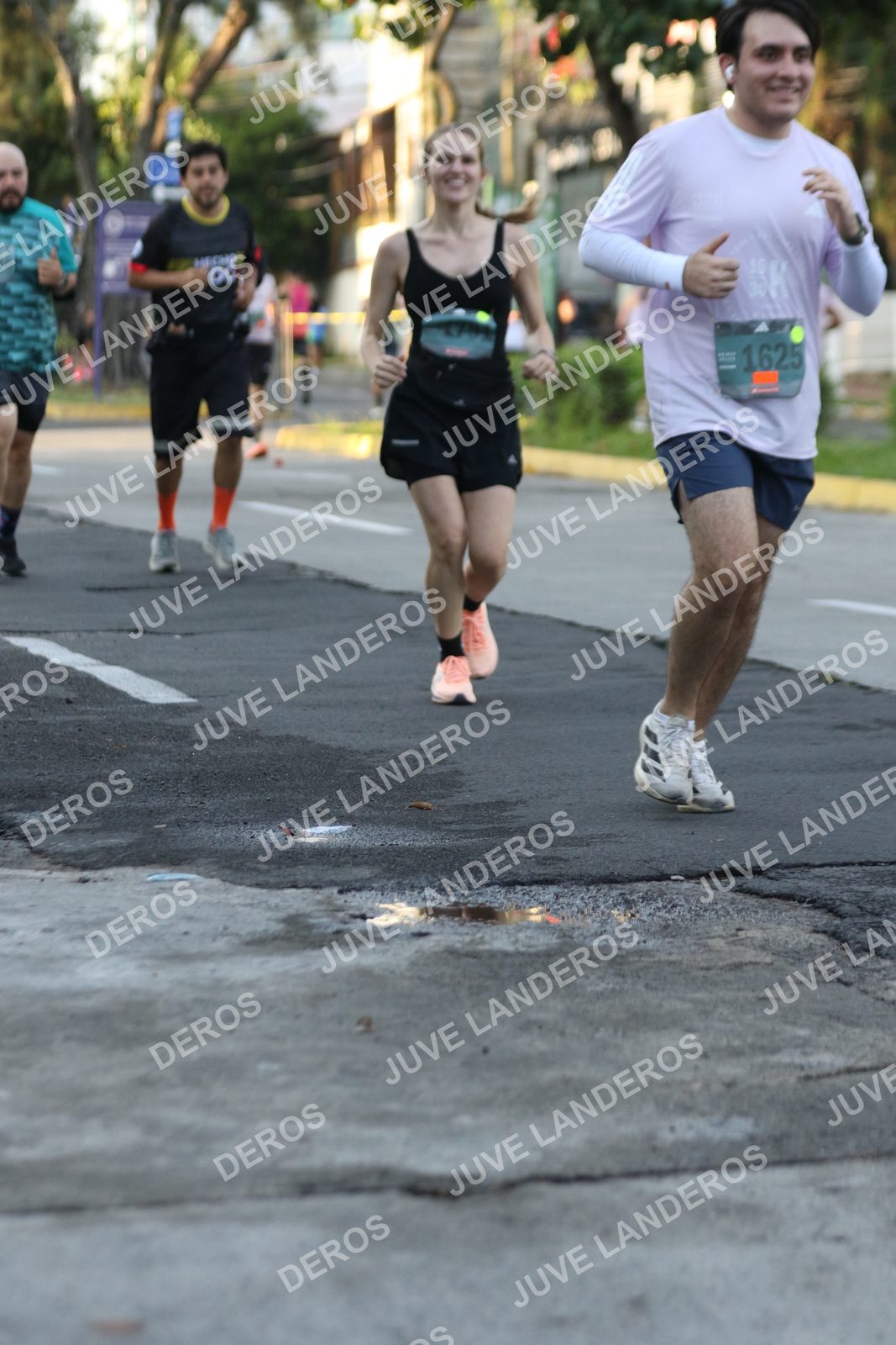 Foto de ADIDAS SPLITS GUADALAJARA 15K / 30K en Av. San Ignacio esquina Av. Ignacio L. Vallarta, Zapopan a las 07:20 · dorsal 1625