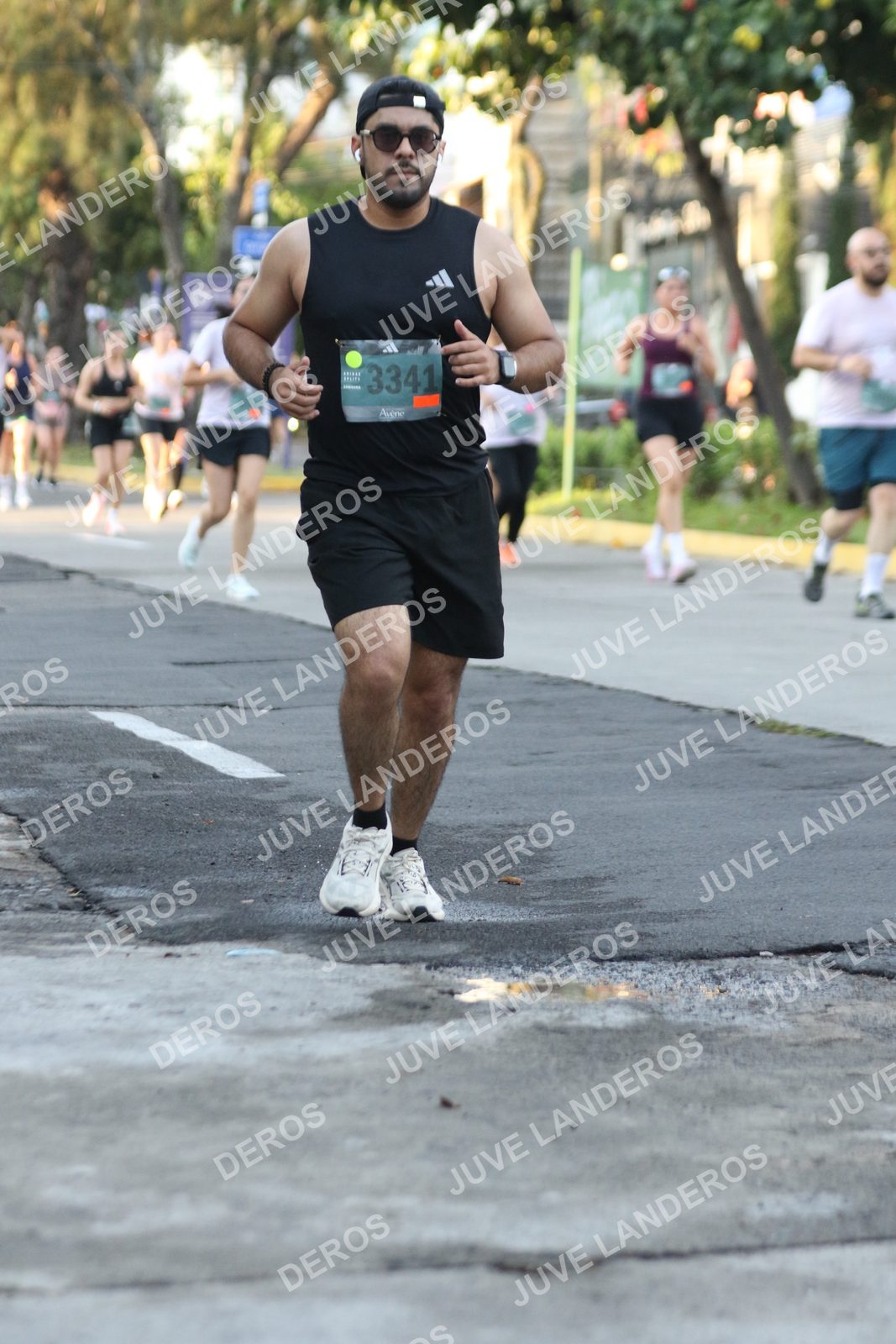 Foto de ADIDAS SPLITS GUADALAJARA 15K / 30K en Av. San Ignacio esquina Av. Ignacio L. Vallarta, Zapopan a las 07:18 · dorsal 3341