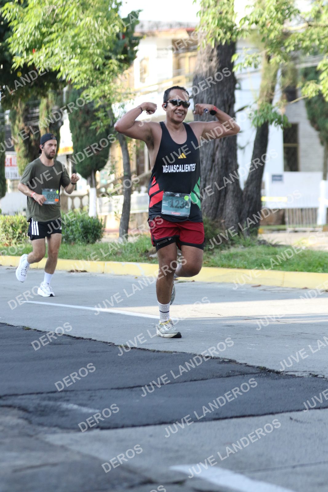 Foto de ADIDAS SPLITS GUADALAJARA 15K / 30K en Av. San Ignacio esquina Av. Ignacio L. Vallarta, Zapopan a las 08:24 · dorsal 922, 1239